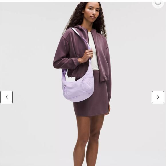 Lululemon Slouchy Sling Bag 6L - Picture 11 of 11